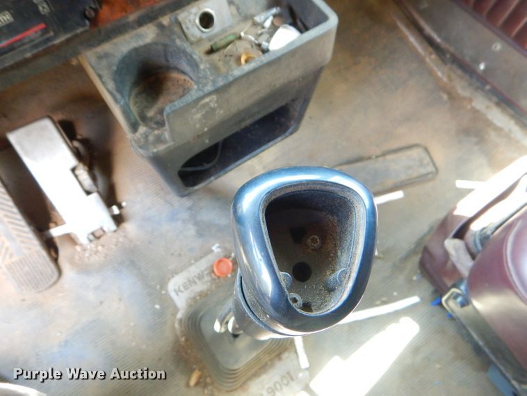 image for item ED9397 2000 Kenworth W900 semi truck