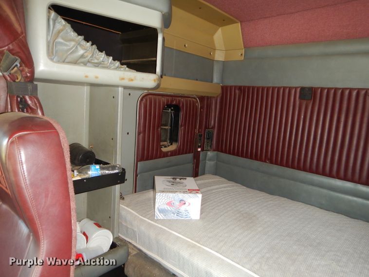 image for item ED9397 2000 Kenworth W900 semi truck