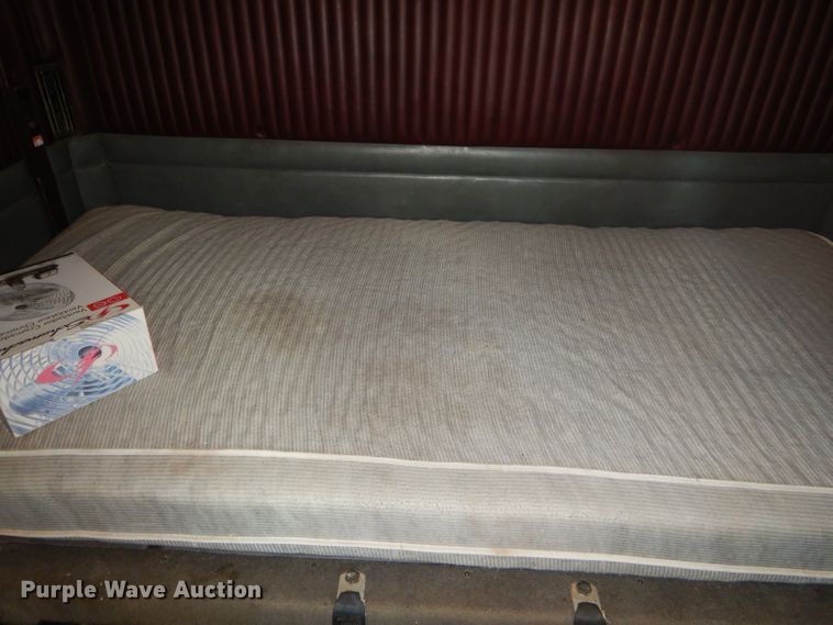 image for item ED9397 2000 Kenworth W900 semi truck