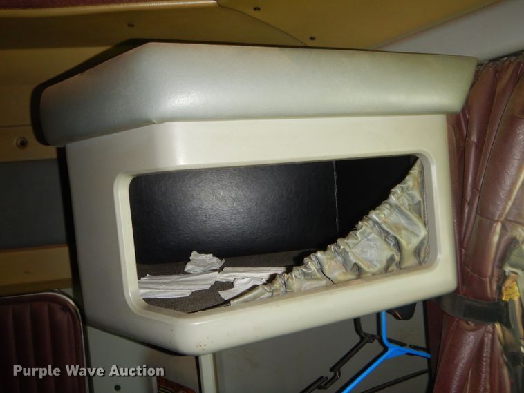 image for item ED9397 2000 Kenworth W900 semi truck