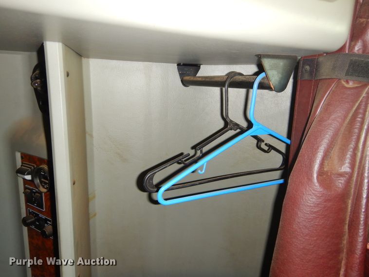 image for item ED9397 2000 Kenworth W900 semi truck