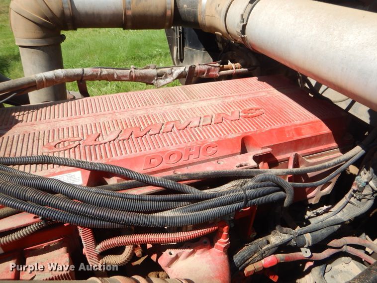 image for item ED9397 2000 Kenworth W900 semi truck