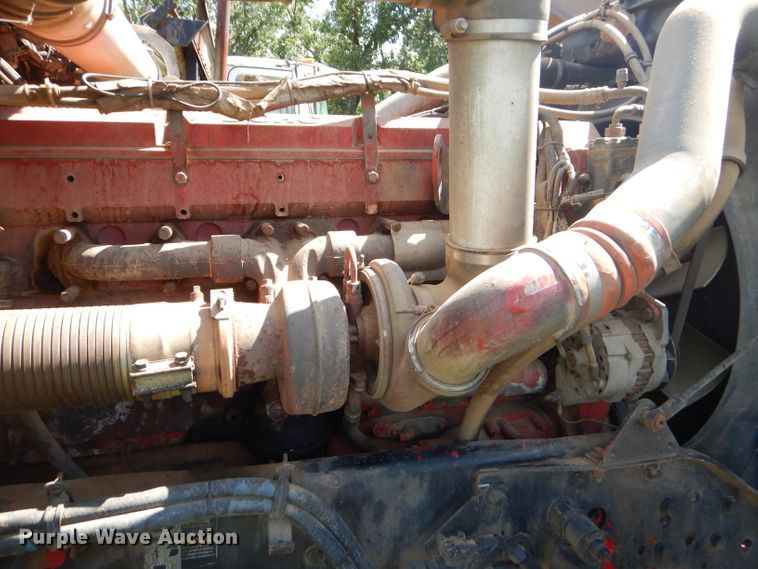 image for item ED9397 2000 Kenworth W900 semi truck