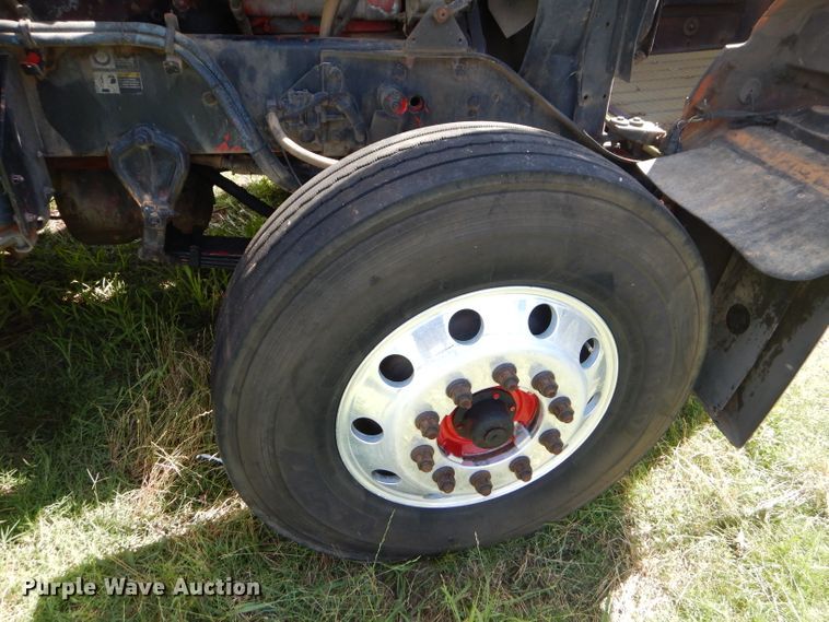 image for item ED9397 2000 Kenworth W900 semi truck