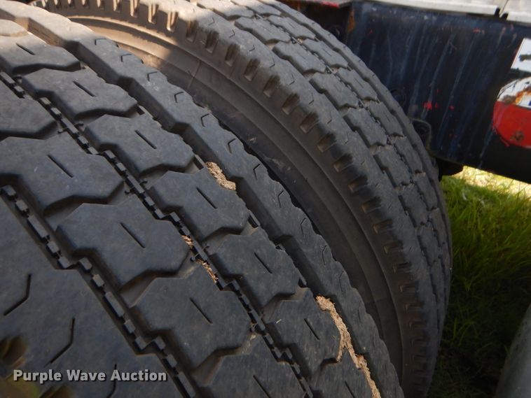 image for item ED9397 2000 Kenworth W900 semi truck