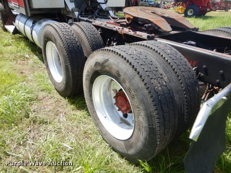 image for item ED9397 2000 Kenworth W900 semi truck