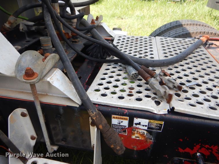 image for item ED9397 2000 Kenworth W900 semi truck