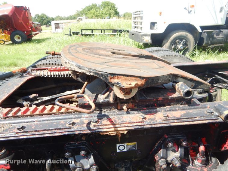 image for item ED9397 2000 Kenworth W900 semi truck