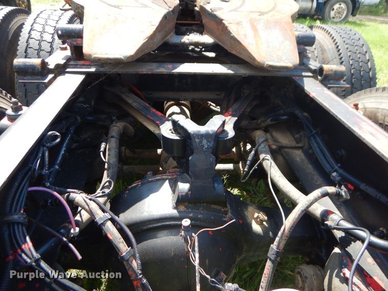 image for item ED9397 2000 Kenworth W900 semi truck