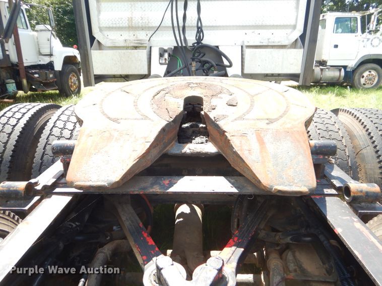 image for item ED9397 2000 Kenworth W900 semi truck