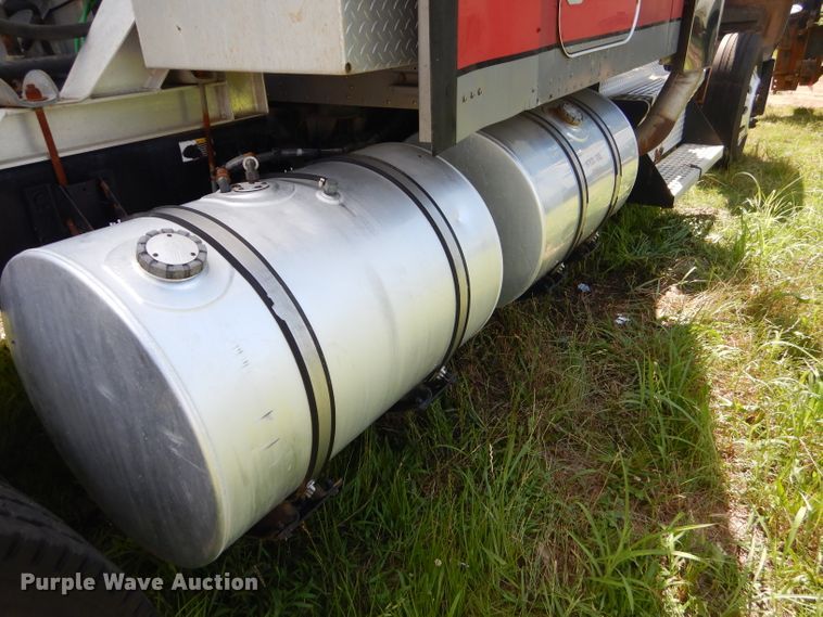 image for item ED9397 2000 Kenworth W900 semi truck