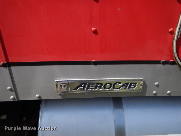 image for item ED9397 2000 Kenworth W900 semi truck