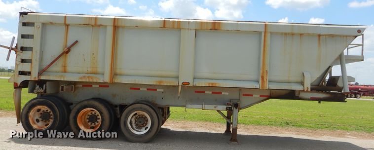 image for item ED9410 2001 Clement end dump trailer
