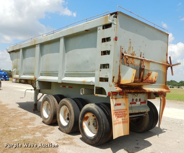 image for item ED9410 2001 Clement end dump trailer
