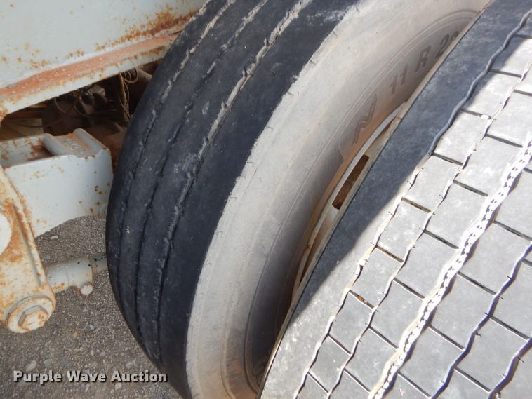 image for item ED9410 2001 Clement end dump trailer