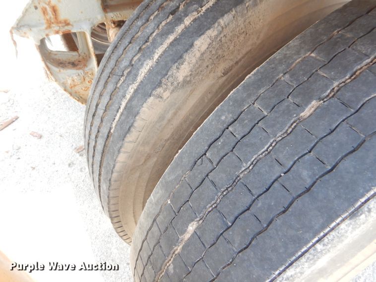 image for item ED9410 2001 Clement end dump trailer