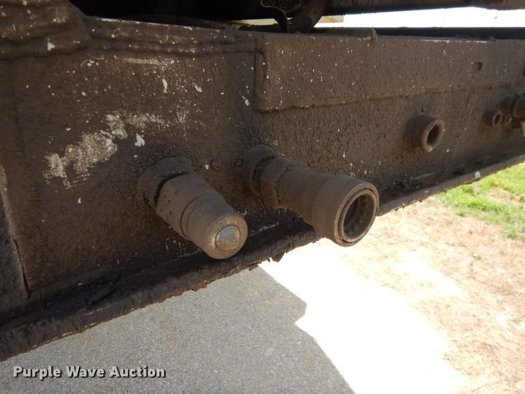 image for item ED9410 2001 Clement end dump trailer