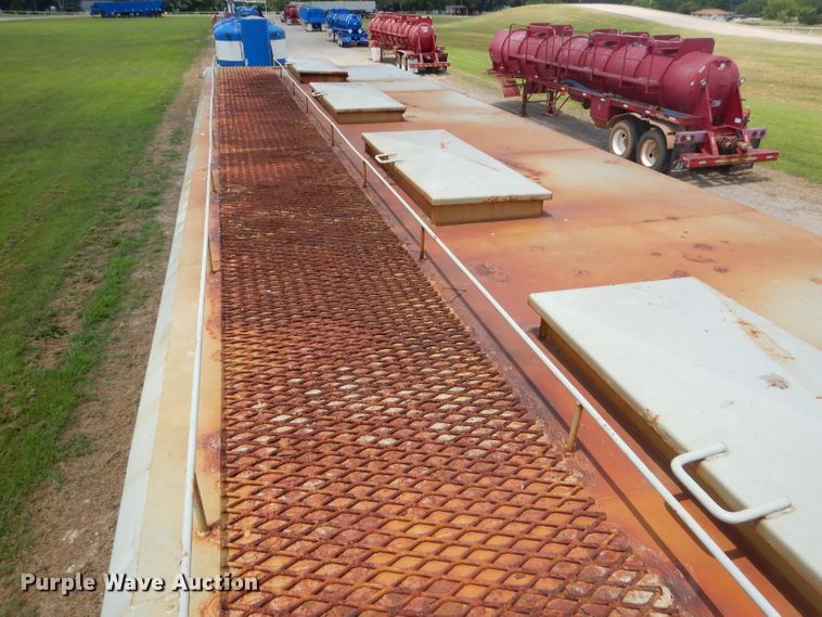 image for item ED9410 2001 Clement end dump trailer