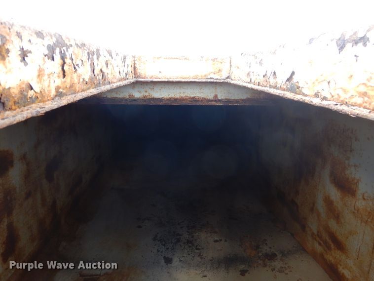 image for item ED9410 2001 Clement end dump trailer