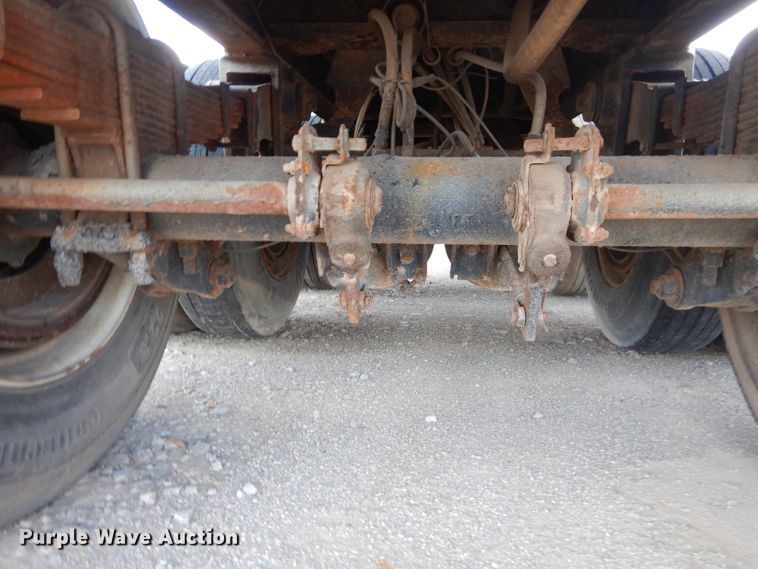 image for item ED9410 2001 Clement end dump trailer