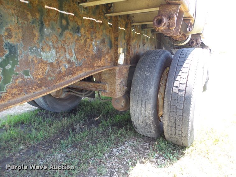 image for item EM9782 2006 Wilson CF-965 flatbed trailer