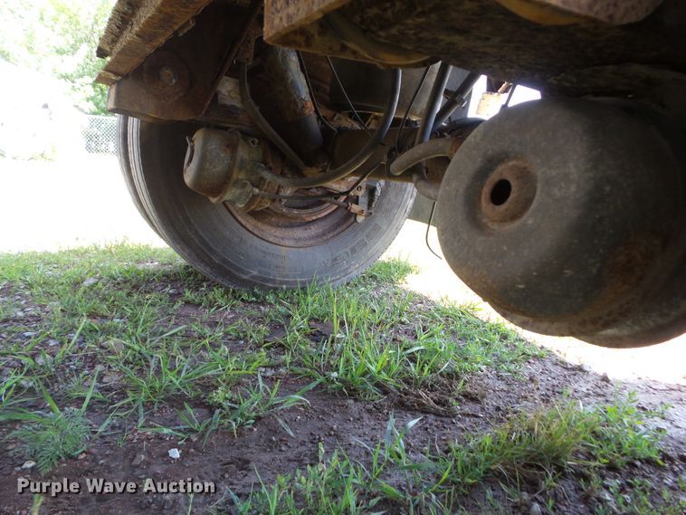 image for item EM9782 2006 Wilson CF-965 flatbed trailer