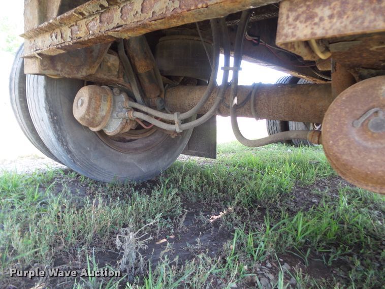 image for item EM9782 2006 Wilson CF-965 flatbed trailer