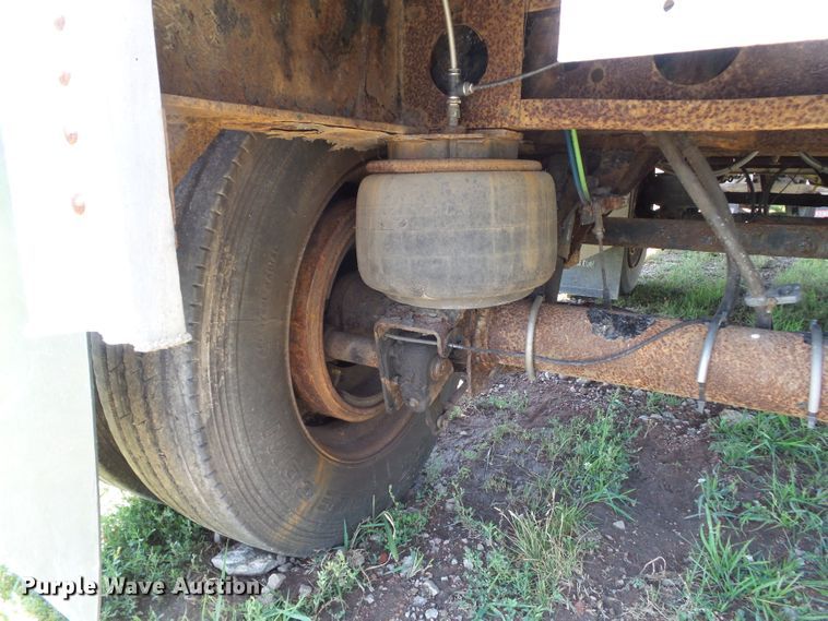 image for item EM9782 2006 Wilson CF-965 flatbed trailer