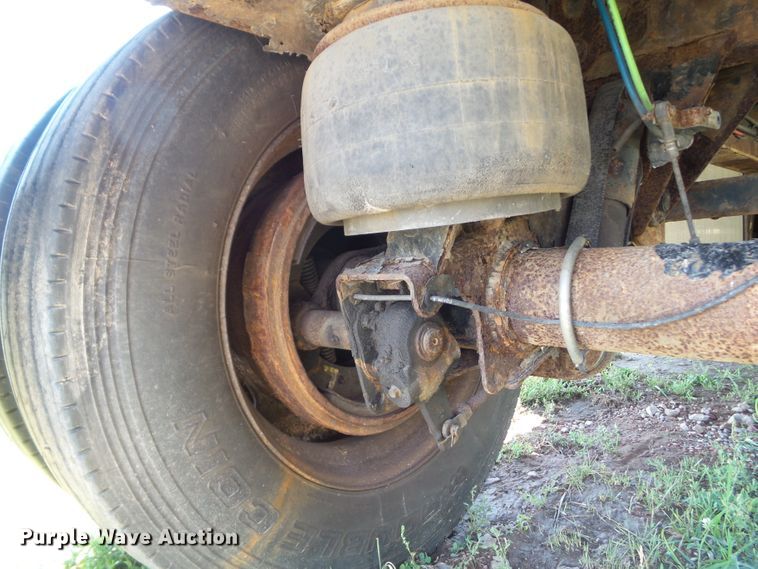 image for item EM9782 2006 Wilson CF-965 flatbed trailer