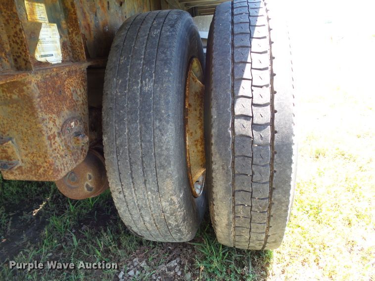 image for item EM9782 2006 Wilson CF-965 flatbed trailer