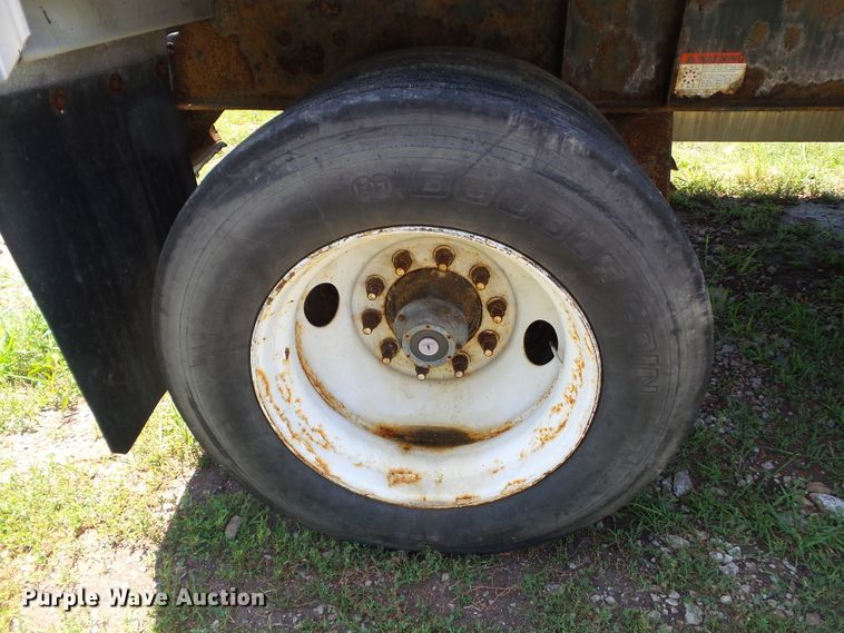 image for item EM9782 2006 Wilson CF-965 flatbed trailer