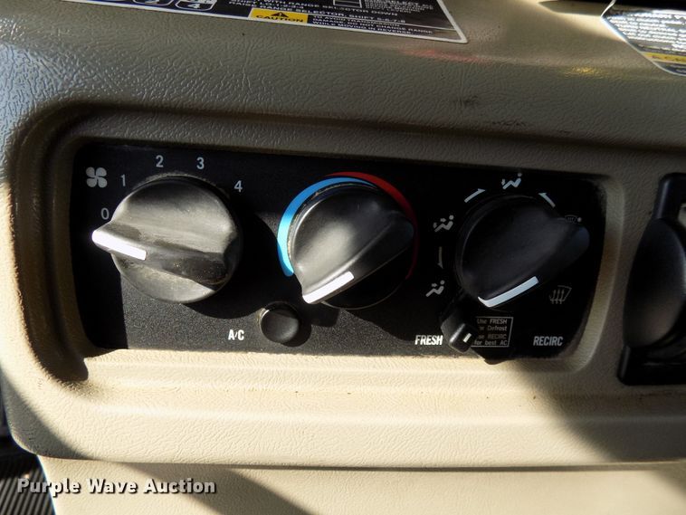 image for item FI9895 2007 Mack CNH winch truck