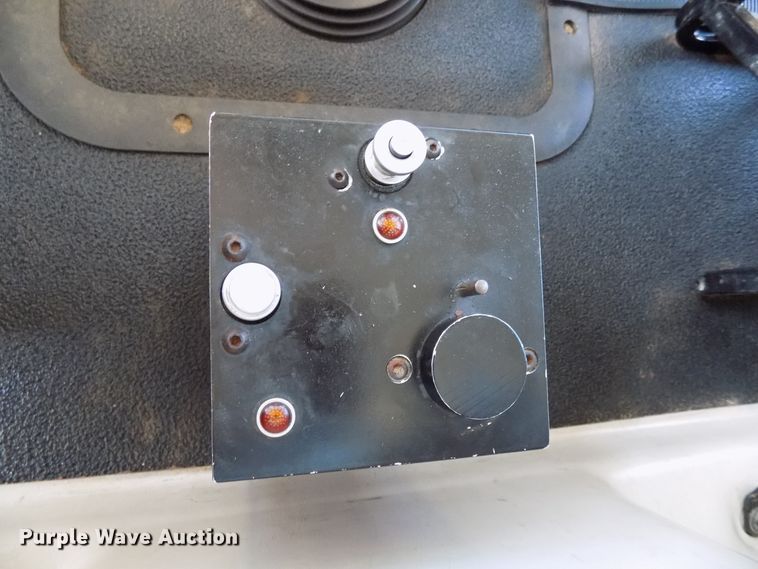 image for item FI9895 2007 Mack CNH winch truck