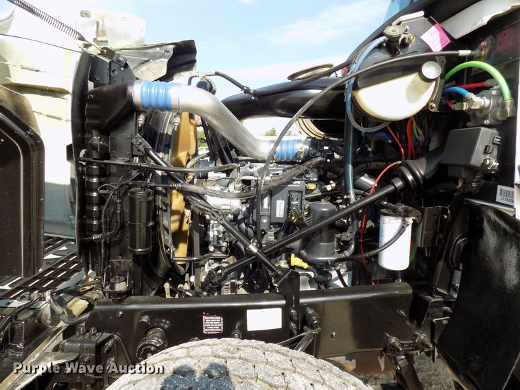 image for item FI9895 2007 Mack CNH winch truck