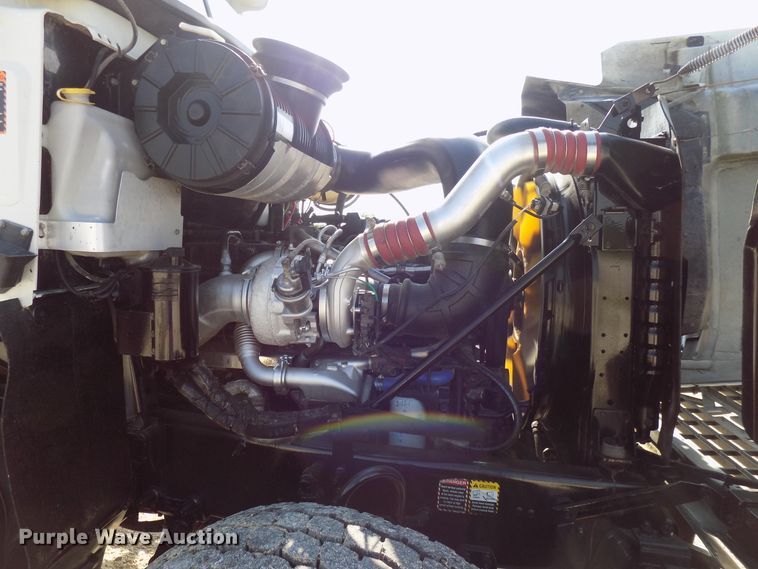 image for item FI9895 2007 Mack CNH winch truck