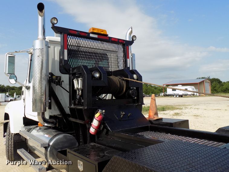 image for item FI9895 2007 Mack CNH winch truck