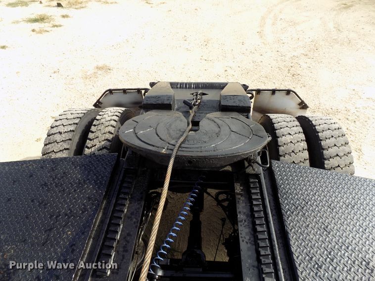 image for item FI9895 2007 Mack CNH winch truck