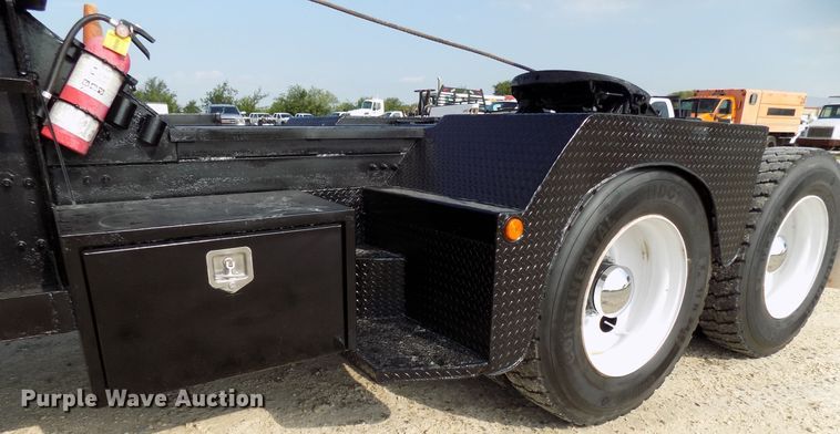 image for item FI9895 2007 Mack CNH winch truck