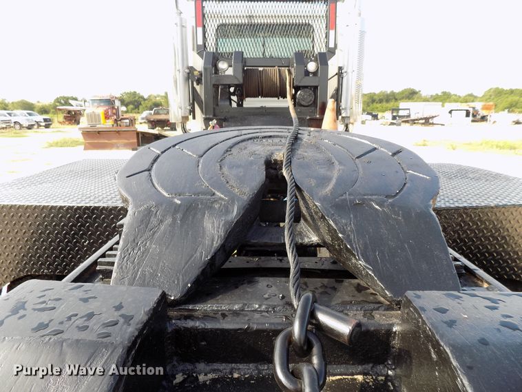 image for item FI9895 2007 Mack CNH winch truck