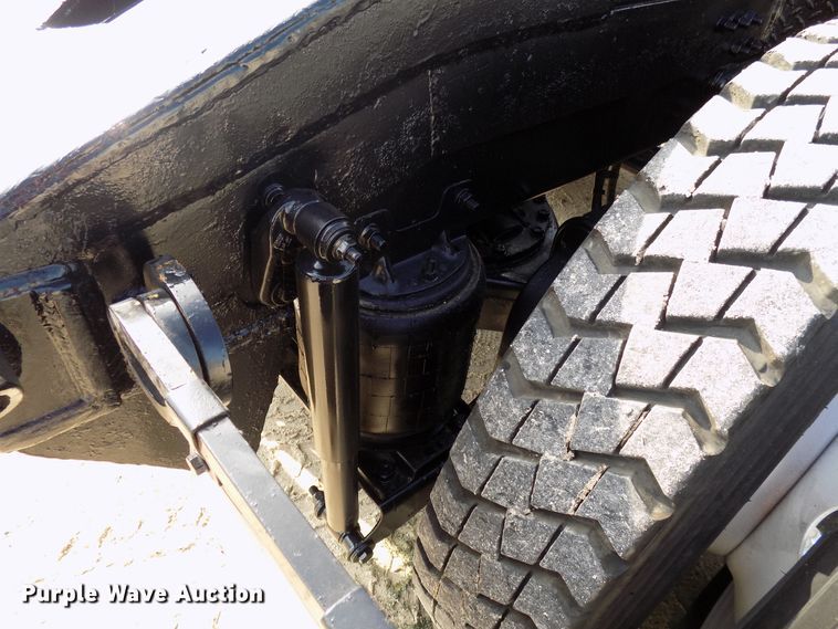 image for item FI9895 2007 Mack CNH winch truck