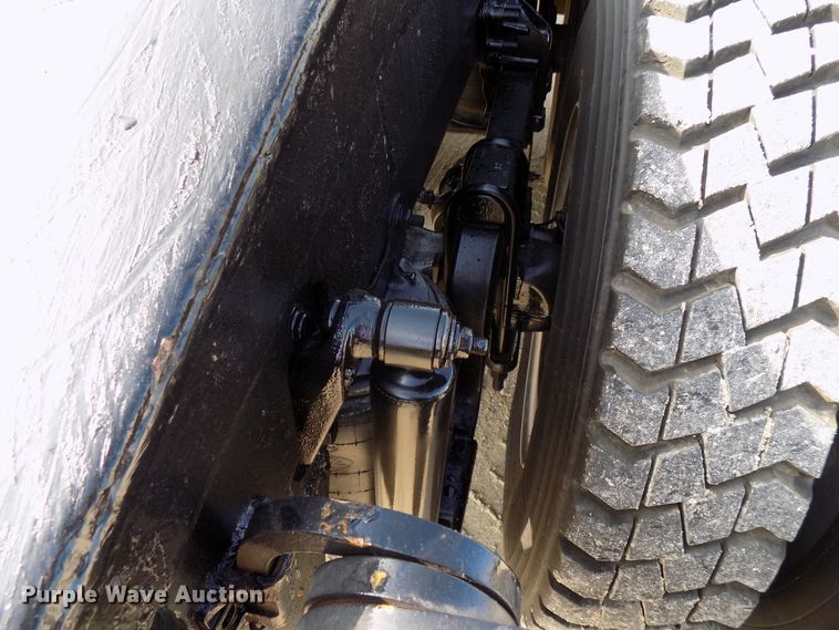 image for item FI9895 2007 Mack CNH winch truck