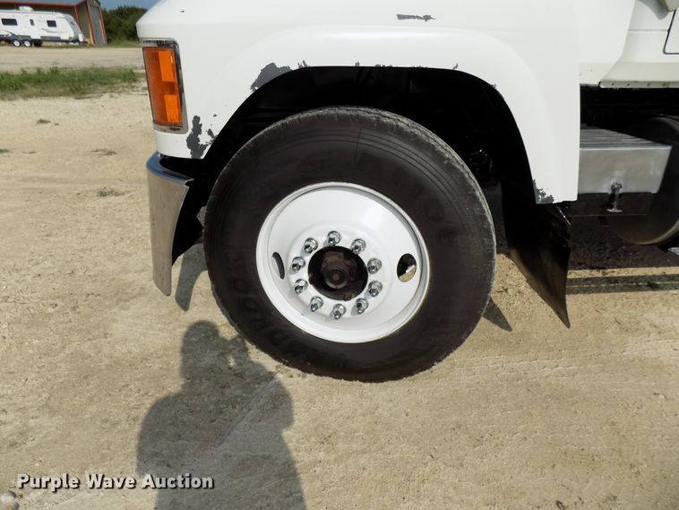 image for item FI9895 2007 Mack CNH winch truck