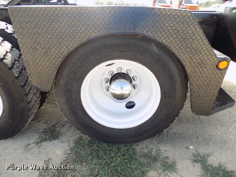 image for item FI9895 2007 Mack CNH winch truck