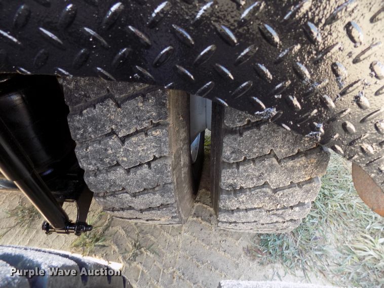 image for item FI9895 2007 Mack CNH winch truck