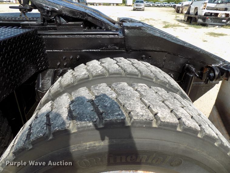 image for item FI9895 2007 Mack CNH winch truck