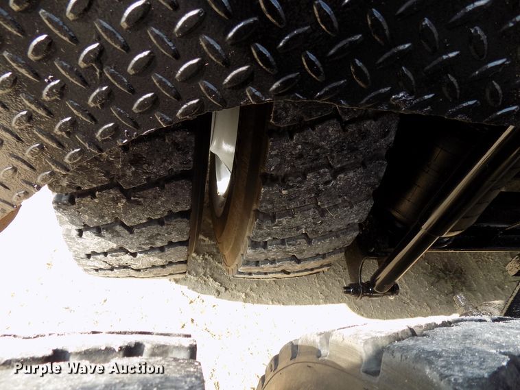 image for item FI9895 2007 Mack CNH winch truck