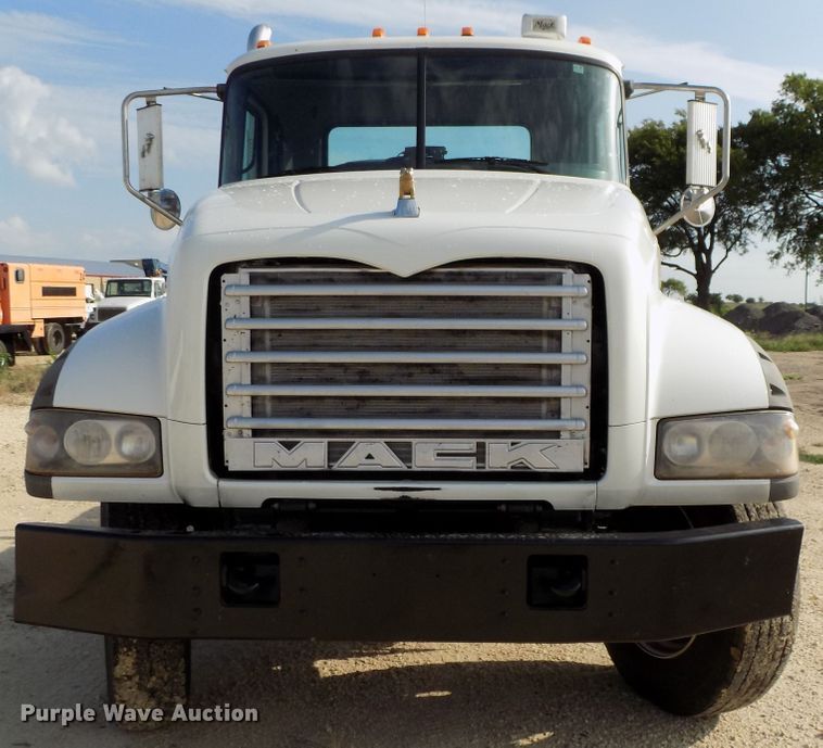 image for item FI9896 2011 Mack GU semi truck