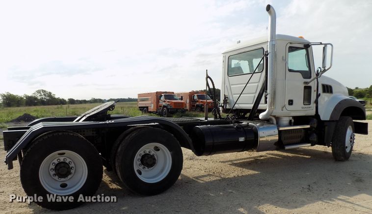 image for item FI9896 2011 Mack GU semi truck