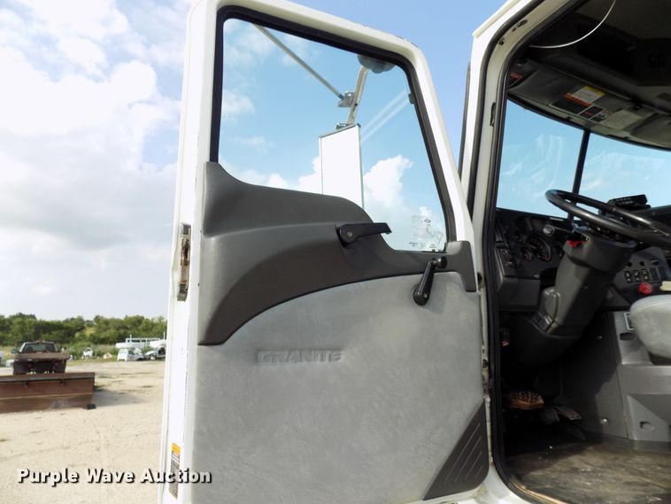 image for item FI9896 2011 Mack GU semi truck