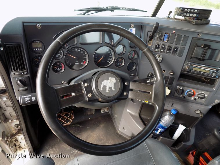 image for item FI9896 2011 Mack GU semi truck